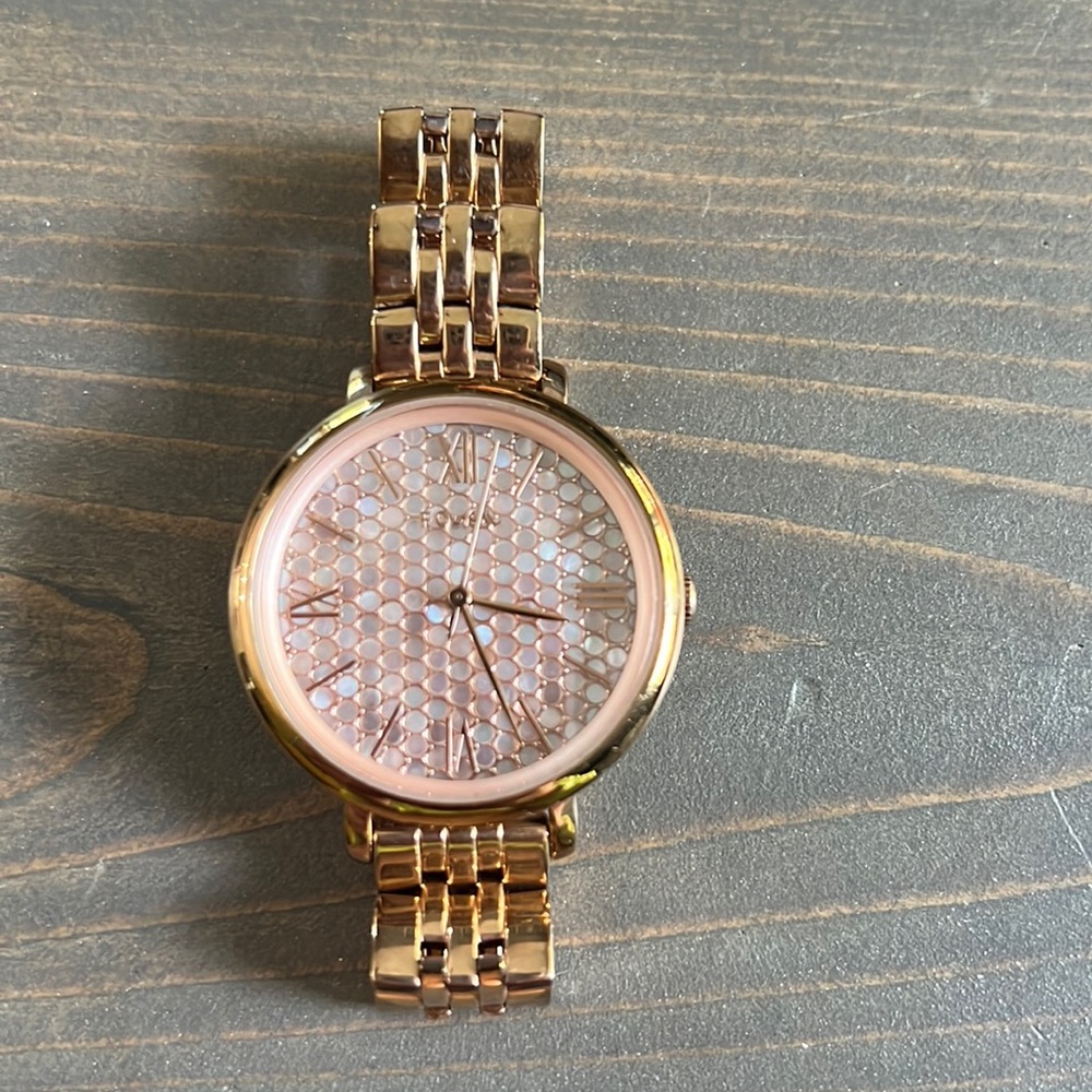 Rose gold fossil watch